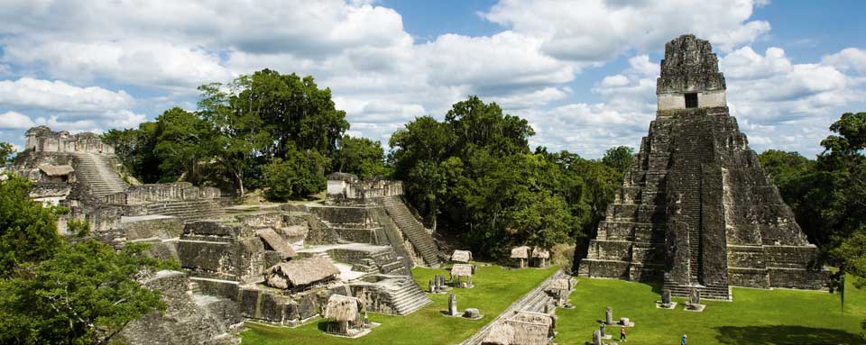 Tours Tikal
